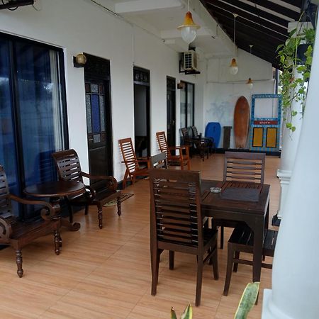 Ashen'S Beach House Boossa Bagian luar foto