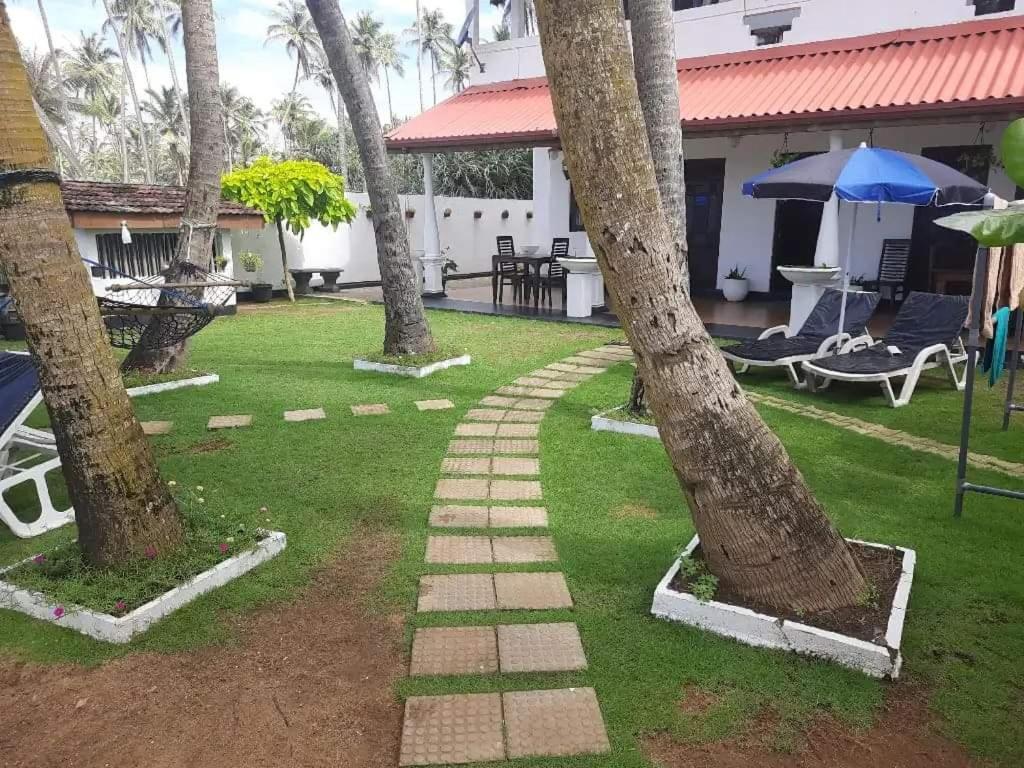 Ashen'S Beach House Boossa Bagian luar foto