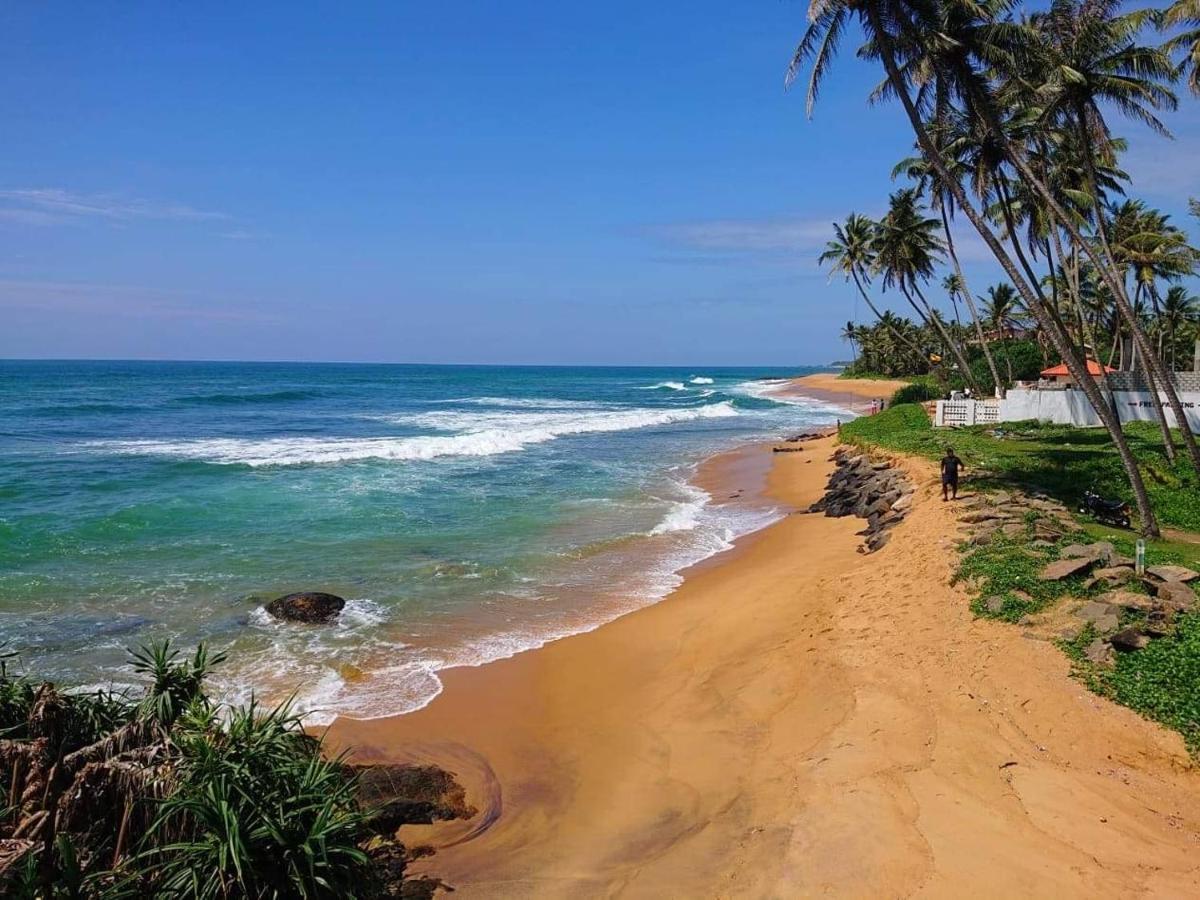 Ashen'S Beach House Boossa Bagian luar foto