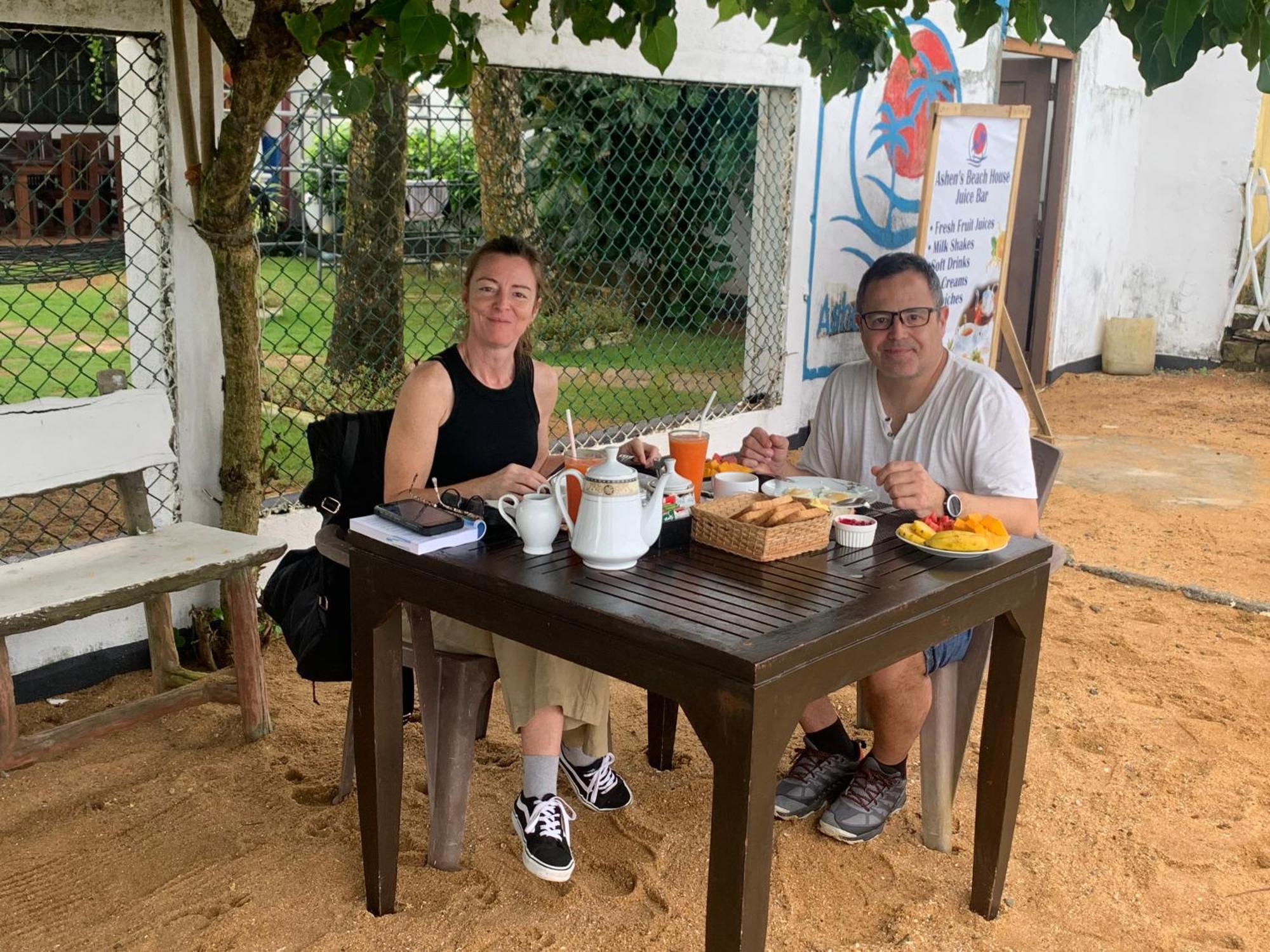 Ashen'S Beach House Boossa Bagian luar foto