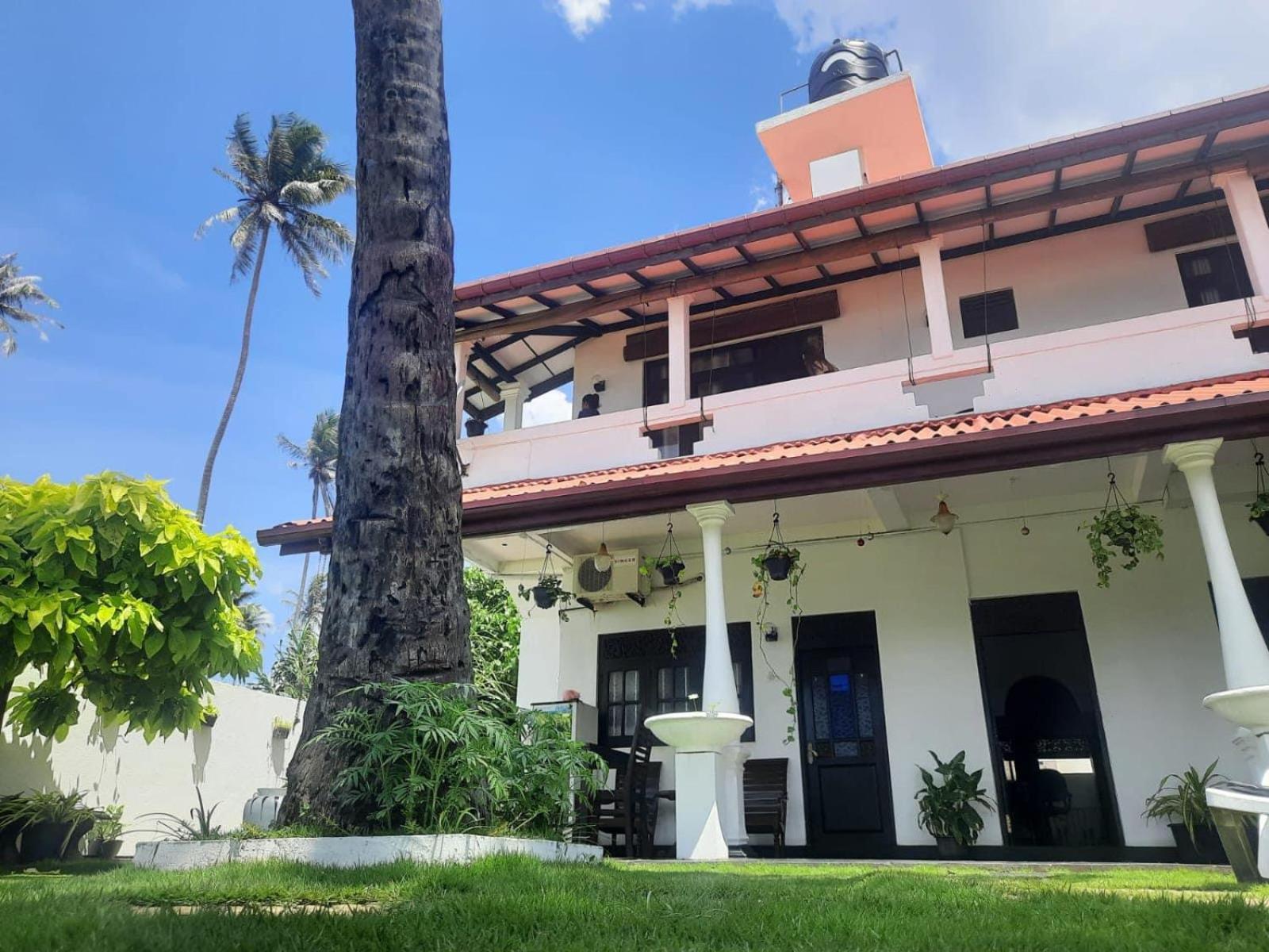 Ashen'S Beach House Boossa Bagian luar foto