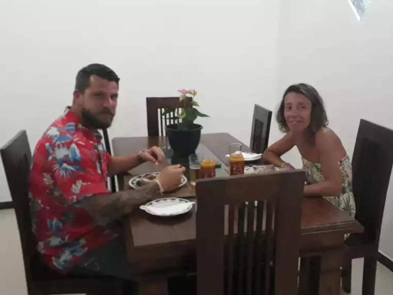 Ashen'S Beach House Boossa Bagian luar foto