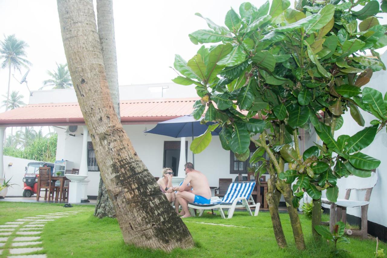 Ashen'S Beach House Boossa Bagian luar foto