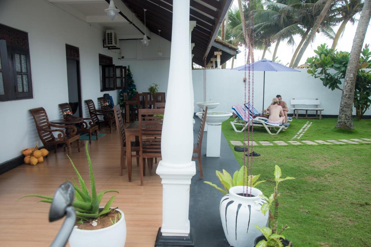 Ashen'S Beach House Boossa Bagian luar foto