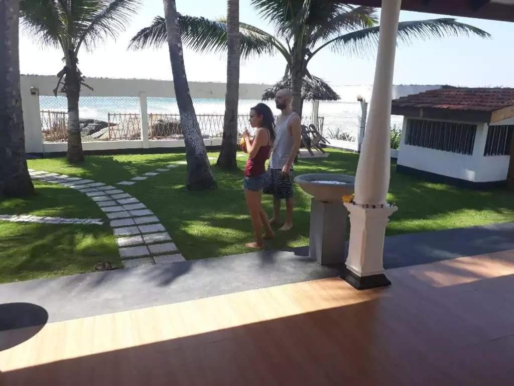 Ashen'S Beach House Boossa Bagian luar foto