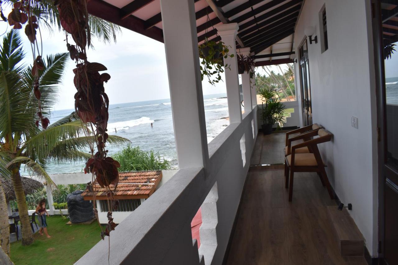 Ashen'S Beach House Boossa Bagian luar foto