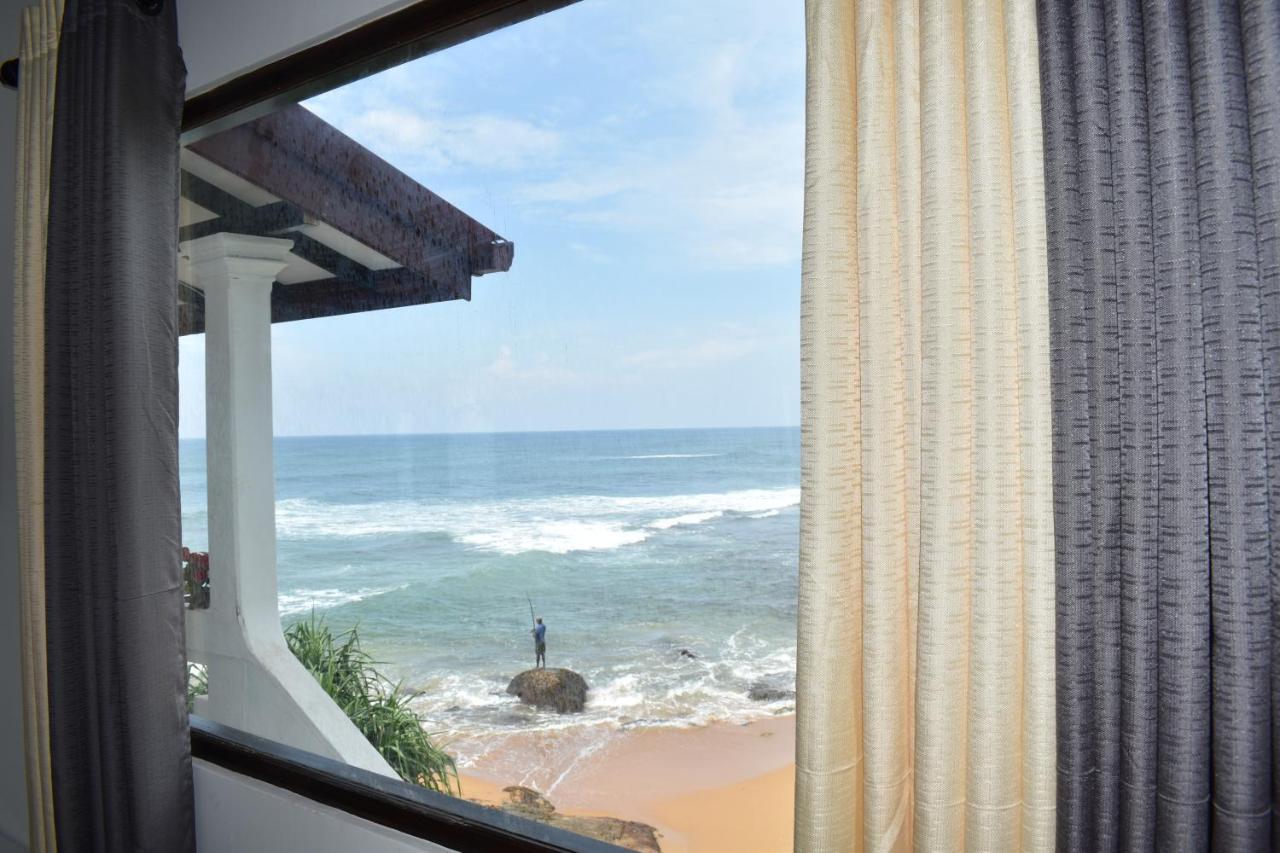 Ashen'S Beach House Boossa Bagian luar foto
