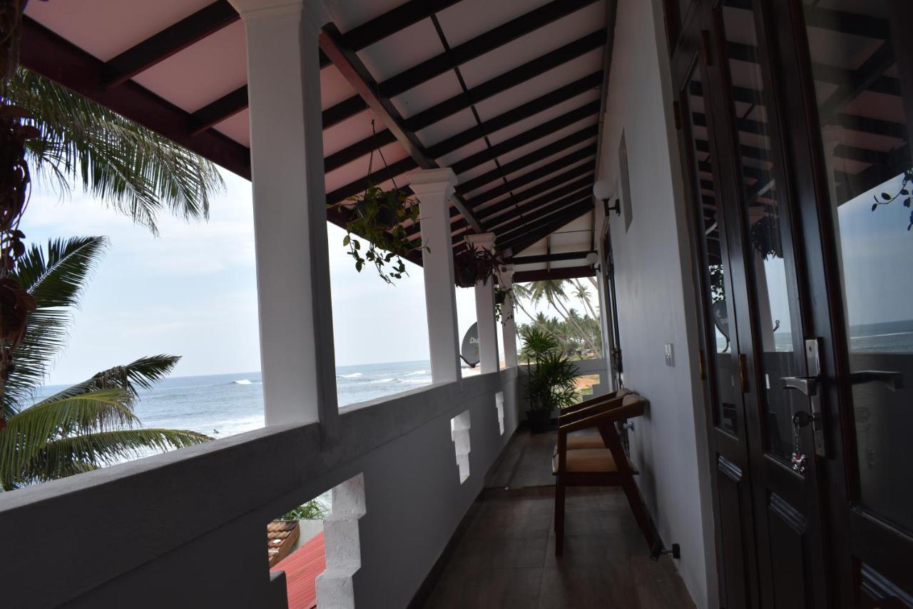 Ashen'S Beach House Boossa Bagian luar foto