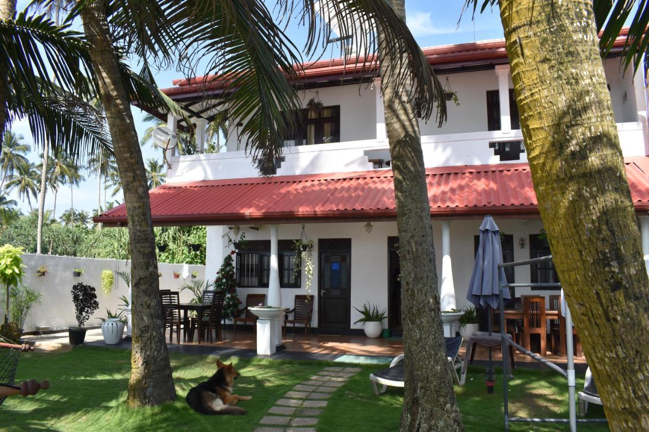 Ashen'S Beach House Boossa Bagian luar foto