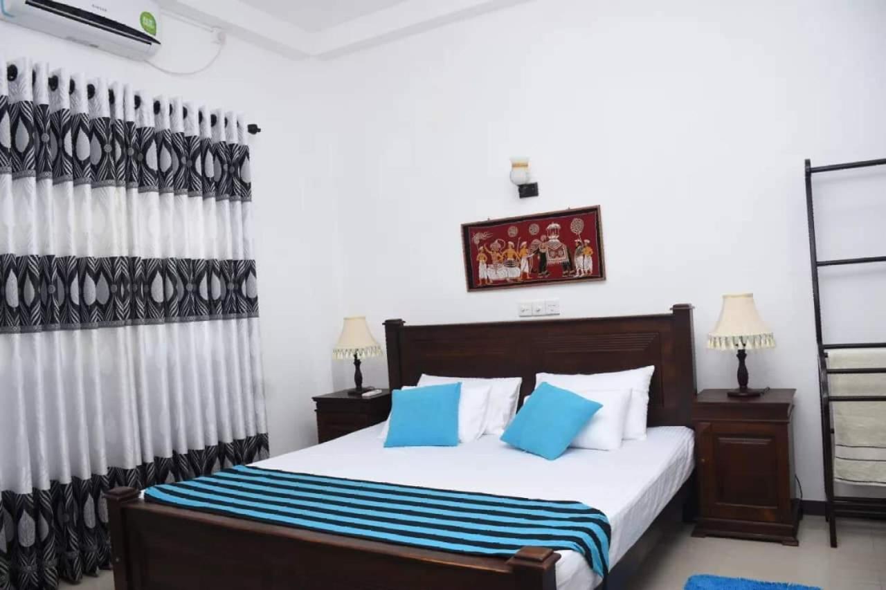 Ashen'S Beach House Boossa Bagian luar foto